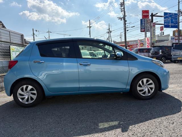 ヴィッツ 1.3F LEDエディション 純正メモリーナビ フルセグTV バックカメラ ドライブレコーダー ETC車載器 アイドリングストップ ステアリングスイッチ ワンオーナー買取入庫車両 オートライト オート電格ミラー 横滑り防止装置(5枚目)