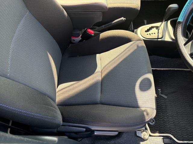 ヴィッツ 1.3F LEDエディション 純正メモリーナビ フルセグTV バックカメラ ドライブレコーダー ETC車載器 アイドリングストップ ステアリングスイッチ ワンオーナー買取入庫車両 オートライト オート電格ミラー 横滑り防止装置(19枚目)