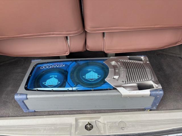 キャラバンエルグランド Ｖ　社外１０インチナビ　フルセグＴＶ　バックカメラ　ブルーツゥース対応ナビ　全席シートカバー施工　社外１８ＡＷ　後席ツインモニター　社外マフラー　ウーハー　ＥＴＣ車載器　オートライト（15枚目）