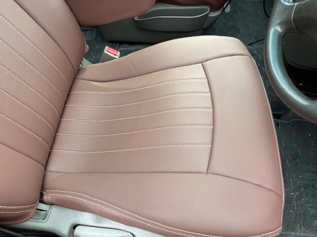 キャラバンエルグランド Ｖ　社外１０インチナビ　フルセグＴＶ　バックカメラ　ブルーツゥース対応ナビ　全席シートカバー施工　社外１８ＡＷ　後席ツインモニター　社外マフラー　ウーハー　ＥＴＣ車載器　オートライト（18枚目）