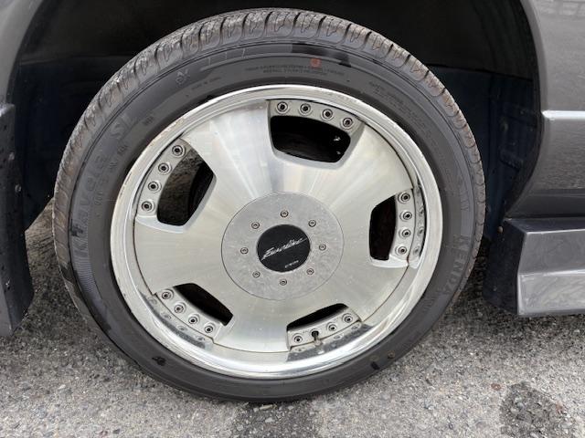 キャラバンエルグランド Ｖ　社外１０インチナビ　フルセグＴＶ　バックカメラ　ブルーツゥース対応ナビ　全席シートカバー施工　社外１８ＡＷ　後席ツインモニター　社外マフラー　ウーハー　ＥＴＣ車載器　オートライト（22枚目）