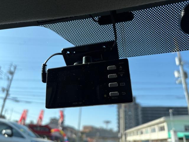 ワゴンRスティングレー リミテッド 社外メモリーナビ フルセグTV ブルーツゥース対応ナビ ドライブレコーダー ETC車載器 スマートキー Pスタート HIDヘッド オートライト オート電格ミラー ハーフレザーシート ベンチシート(14枚目)