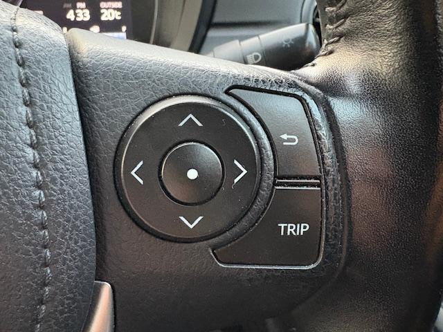 カローラフィールダー ハイブリッドG 純正SDナビ フルセグTV バックカメラ ブルーツゥース対応ナビ ETC車載器 黒革調シートカバー アイドリングストップ 横滑り防止装置 オートマチックハイビーム レーンアシスト 衝突軽減ブレーキ(16枚目)