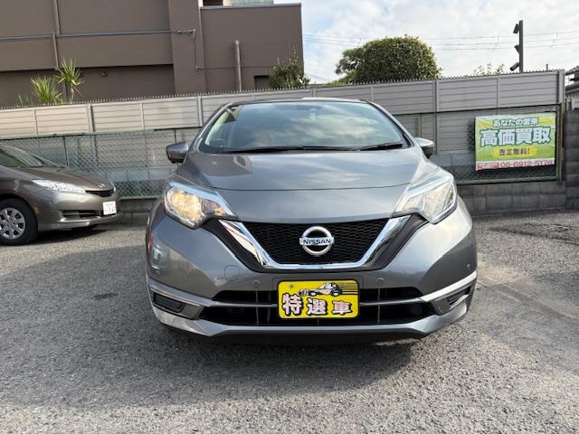 ノート 　社外メモリーナビ　フルセグＴＶ　ブルーツゥース対応ナビ　ドライブレコーダーナビ連動　ＥＴＣ車載器　スマートキー　Ｐスタート　アイドリングストップ　横滑り防止装置　レーンキープアシスト（2枚目）