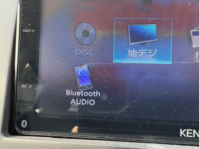 ノート 　社外メモリーナビ　フルセグＴＶ　ブルーツゥース対応ナビ　ドライブレコーダーナビ連動　ＥＴＣ車載器　スマートキー　Ｐスタート　アイドリングストップ　横滑り防止装置　レーンキープアシスト（9枚目）