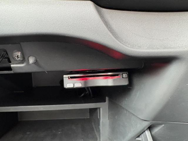 ノート 　社外メモリーナビ　フルセグＴＶ　ブルーツゥース対応ナビ　ドライブレコーダーナビ連動　ＥＴＣ車載器　スマートキー　Ｐスタート　アイドリングストップ　横滑り防止装置　レーンキープアシスト（17枚目）