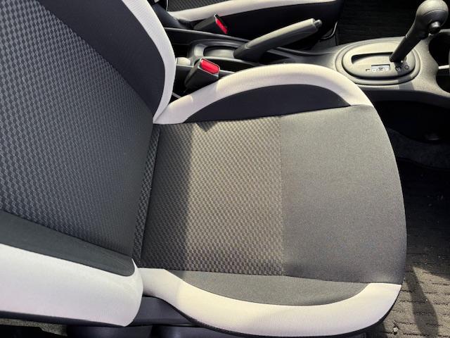 ノート 　社外メモリーナビ　フルセグＴＶ　ブルーツゥース対応ナビ　ドライブレコーダーナビ連動　ＥＴＣ車載器　スマートキー　Ｐスタート　アイドリングストップ　横滑り防止装置　レーンキープアシスト（19枚目）