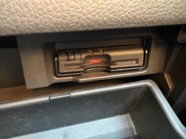 セレナ ハイウェイスター　Ｓ－ハイブリッド　純メモリーナビ　フルセグＴＶ　バックカメラ　前後カメラデジタルインナーミラー　ＥＴＣ車載器ナビ連動　室内ＬＥＤ電球　ブルーツゥース対応ナビ　クルーズコントロール　三列８人乗り　左パワースライドドア（18枚目）