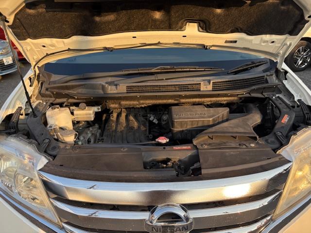 セレナ ハイウェイスター　Ｓ－ハイブリッド　純メモリーナビ　フルセグＴＶ　バックカメラ　前後カメラデジタルインナーミラー　ＥＴＣ車載器ナビ連動　室内ＬＥＤ電球　ブルーツゥース対応ナビ　クルーズコントロール　三列８人乗り　左パワースライドドア（26枚目）