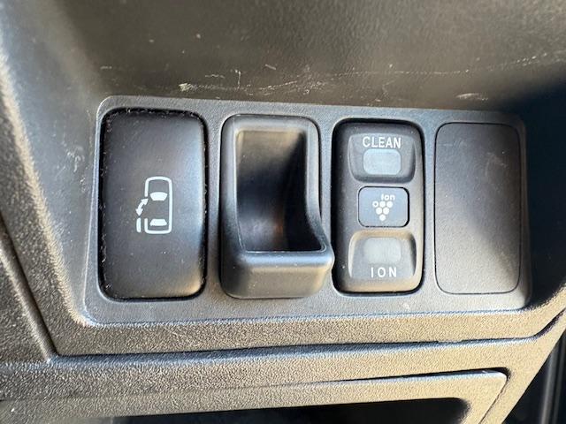 シエンタ DICE-G 純正メモリーナビ フルセグTV ブルーツゥース対応ナビ HIDヘッド 三列7人乗り 左パワースライドドア キーレス 保証書 取説 ナビ取説 フロントフォグランプ(13枚目)