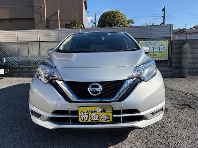 ノート e-パワー B 社外CDステレオ ETC車載器 アラウンドビューモニター スマートキー Pスタート 横滑り防止装置 コーナーセンサー 衝突軽減ブレーキ インテリルームミラー(2枚目)