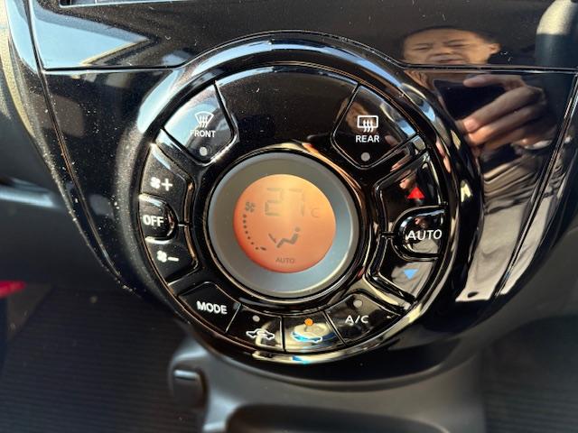 ノート e-パワー B 社外CDステレオ ETC車載器 アラウンドビューモニター スマートキー Pスタート 横滑り防止装置 コーナーセンサー 衝突軽減ブレーキ インテリルームミラー(10枚目)