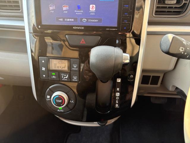 タント Ｘ　ＳＡＩＩＩ　社外メモリーナビ　ワンセグＴＶ　ブルーツゥース対応ナビ　ＥＴＣ車載器　シートヒーター　横滑り防止装置　オートマチックハイビーム　衝突軽減ブレーキ　左パワースライドドア　ベンチシート（12枚目）