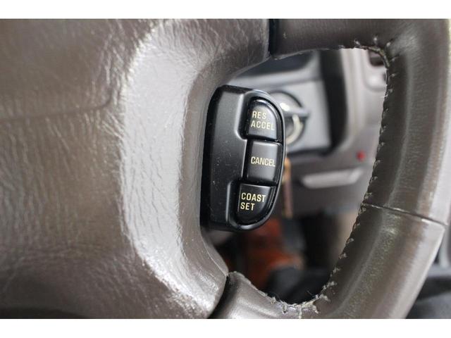 ブロアム ワンオーナー禁煙 屋根下ガレージ保管 VQ30DE 弊社顧客買取車両 バッテリー新品交換済 タイヤ残8分 室内ダッシュヒビ割れ無し ヘッドライトクモリ無し 下廻り大きなサビ ダメージ無し フルノーマル車 VQ30DE(35枚目)