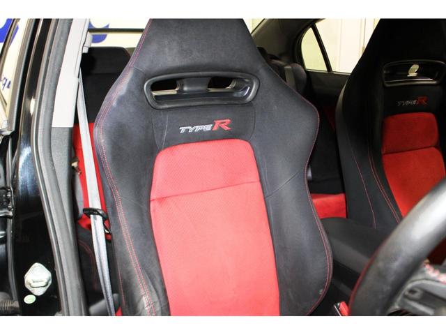 シビック タイプＲ☆Ｈ２０／９後期型Ｋ２０Ａ直４ＤＯＨＣ★ｉ－ＶＴＥＣ　☆修復歴＆改造無ノーマル車両☆ヘリカルＬＳＤ☆ＶＳＡ☆ＨＩＤヘッドライト☆純正エアロ大型トランクスポイラー☆純正１８インチＡＷ純ハードセッティングサス☆Ｒスペック赤／黒セミバケシート☆リモコンキー☆（15枚目）