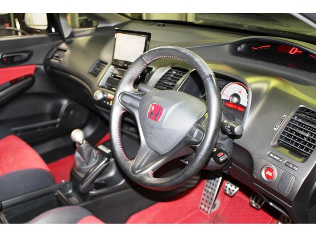 シビック タイプＲ☆Ｈ２０／９後期型Ｋ２０Ａ直４ＤＯＨＣ★ｉ－ＶＴＥＣ　☆修復歴＆改造無ノーマル車両☆ヘリカルＬＳＤ☆ＶＳＡ☆ＨＩＤヘッドライト☆純正エアロ大型トランクスポイラー☆純正１８インチＡＷ純ハードセッティングサス☆Ｒスペック赤／黒セミバケシート☆リモコンキー☆（22枚目）