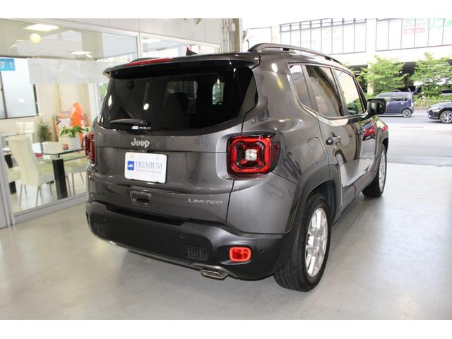 ジープ・レネゲード リミテッド★ターボ★ユーザー買取１オナ禁煙車★スマホ連携ナビ　セーフティサポート／アダプティブクルコン★ＬＥＤヘッド＆フォグ／オートライト／Ｒフォグ★黒本革シート／パワーシート／シートヒーター★革巻ステア／ヒーター付★ＵコネナビＤＴＶバックモニター★ＥＴＣ２．０（6枚目）