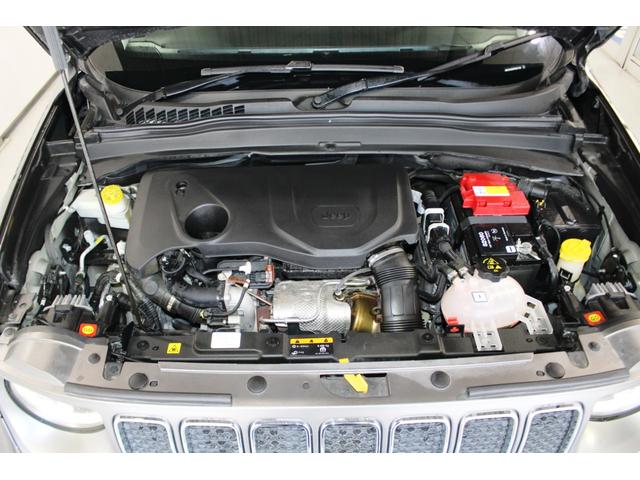 ジープ・レネゲード リミテッド★ターボ★ユーザー買取１オナ禁煙車★スマホ連携ナビ　セーフティサポート／アダプティブクルコン★ＬＥＤヘッド＆フォグ／オートライト／Ｒフォグ★黒本革シート／パワーシート／シートヒーター★革巻ステア／ヒーター付★ＵコネナビＤＴＶバックモニター★ＥＴＣ２．０（9枚目）