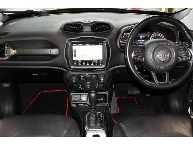 ジープ・レネゲード リミテッド★ターボ★ユーザー買取１オナ禁煙車★スマホ連携ナビ　セーフティサポート／アダプティブクルコン★ＬＥＤヘッド＆フォグ／オートライト／Ｒフォグ★黒本革シート／パワーシート／シートヒーター★革巻ステア／ヒーター付★ＵコネナビＤＴＶバックモニター★ＥＴＣ２．０（12枚目）