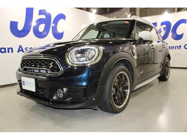 ＭＩＮＩ クーパーＳ　Ｅ　クロスオーバー　オール４★５人乗☆白ルーフ　★ルーフレール☆ユーザー買取１オナ禁煙車★ペッパーＰＫＧ（パーキングアシスト・ＰＤＣ・リアビューカメラ）★ＭＩＮＩコネクトナビ・ＳＯＳコール★シートヒーター★ＣＡＢＡＮＡ革調シートカバー☆ミラーＥＴＣ（3枚目）