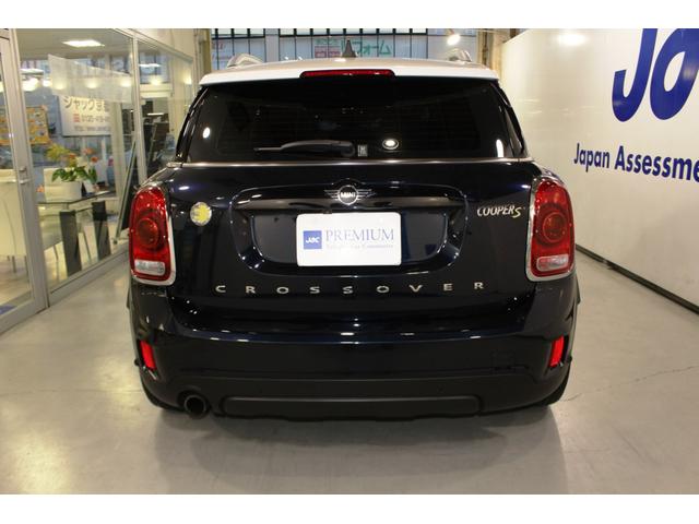 ＭＩＮＩ クーパーＳ　Ｅ　クロスオーバー　オール４★５人乗☆白ルーフ　★ルーフレール☆ユーザー買取１オナ禁煙車★ペッパーＰＫＧ（パーキングアシスト・ＰＤＣ・リアビューカメラ）★ＭＩＮＩコネクトナビ・ＳＯＳコール★シートヒーター★ＣＡＢＡＮＡ革調シートカバー☆ミラーＥＴＣ（5枚目）