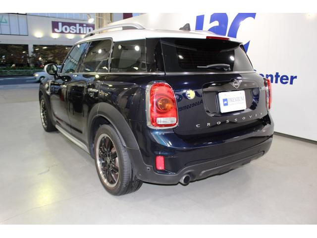 ＭＩＮＩ クーパーＳ　Ｅ　クロスオーバー　オール４★５人乗☆白ルーフ　★ルーフレール☆ユーザー買取１オナ禁煙車★ペッパーＰＫＧ（パーキングアシスト・ＰＤＣ・リアビューカメラ）★ＭＩＮＩコネクトナビ・ＳＯＳコール★シートヒーター★ＣＡＢＡＮＡ革調シートカバー☆ミラーＥＴＣ（7枚目）