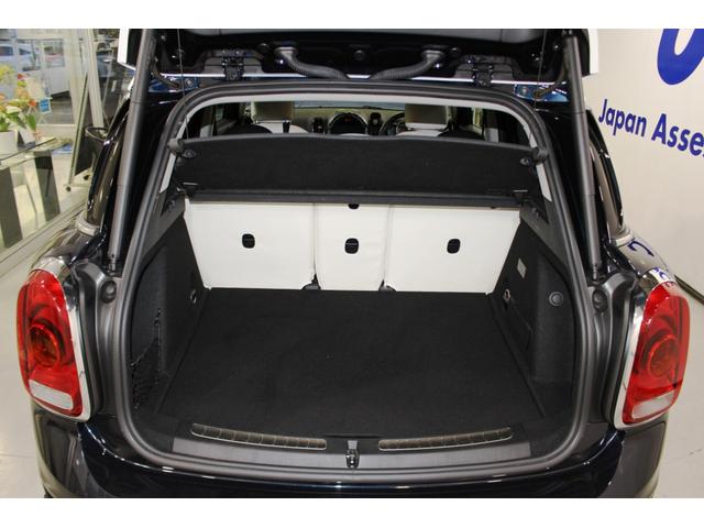 ＭＩＮＩ クーパーＳ　Ｅ　クロスオーバー　オール４★５人乗☆白ルーフ　★ルーフレール☆ユーザー買取１オナ禁煙車★ペッパーＰＫＧ（パーキングアシスト・ＰＤＣ・リアビューカメラ）★ＭＩＮＩコネクトナビ・ＳＯＳコール★シートヒーター★ＣＡＢＡＮＡ革調シートカバー☆ミラーＥＴＣ（8枚目）