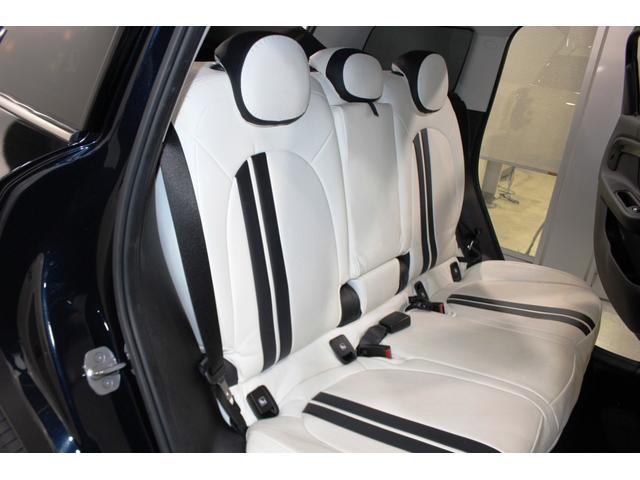 ＭＩＮＩ クーパーＳ　Ｅ　クロスオーバー　オール４★５人乗☆白ルーフ　★ルーフレール☆ユーザー買取１オナ禁煙車★ペッパーＰＫＧ（パーキングアシスト・ＰＤＣ・リアビューカメラ）★ＭＩＮＩコネクトナビ・ＳＯＳコール★シートヒーター★ＣＡＢＡＮＡ革調シートカバー☆ミラーＥＴＣ（19枚目）