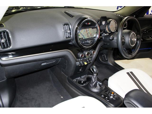 ＭＩＮＩ クーパーＳ　Ｅ　クロスオーバー　オール４★５人乗☆白ルーフ　★ルーフレール☆ユーザー買取１オナ禁煙車★ペッパーＰＫＧ（パーキングアシスト・ＰＤＣ・リアビューカメラ）★ＭＩＮＩコネクトナビ・ＳＯＳコール★シートヒーター★ＣＡＢＡＮＡ革調シートカバー☆ミラーＥＴＣ（23枚目）