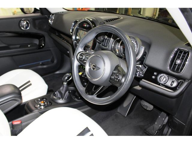 ＭＩＮＩ クーパーＳ　Ｅ　クロスオーバー　オール４★５人乗☆白ルーフ　★ルーフレール☆ユーザー買取１オナ禁煙車★ペッパーＰＫＧ（パーキングアシスト・ＰＤＣ・リアビューカメラ）★ＭＩＮＩコネクトナビ・ＳＯＳコール★シートヒーター★ＣＡＢＡＮＡ革調シートカバー☆ミラーＥＴＣ（24枚目）