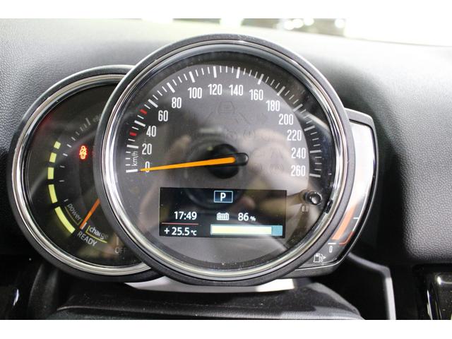 ＭＩＮＩ クーパーＳ　Ｅ　クロスオーバー　オール４★５人乗☆白ルーフ　★ルーフレール☆ユーザー買取１オナ禁煙車★ペッパーＰＫＧ（パーキングアシスト・ＰＤＣ・リアビューカメラ）★ＭＩＮＩコネクトナビ・ＳＯＳコール★シートヒーター★ＣＡＢＡＮＡ革調シートカバー☆ミラーＥＴＣ（26枚目）