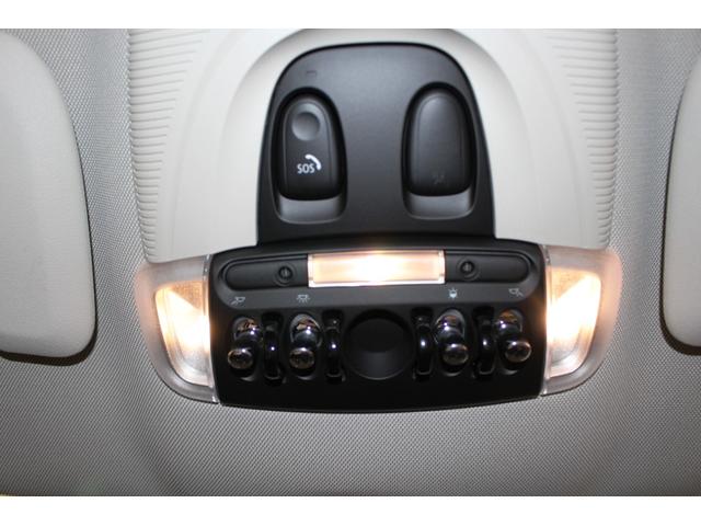 ＭＩＮＩ クーパーＳ　Ｅ　クロスオーバー　オール４★５人乗☆白ルーフ　★ルーフレール☆ユーザー買取１オナ禁煙車★ペッパーＰＫＧ（パーキングアシスト・ＰＤＣ・リアビューカメラ）★ＭＩＮＩコネクトナビ・ＳＯＳコール★シートヒーター★ＣＡＢＡＮＡ革調シートカバー☆ミラーＥＴＣ（39枚目）