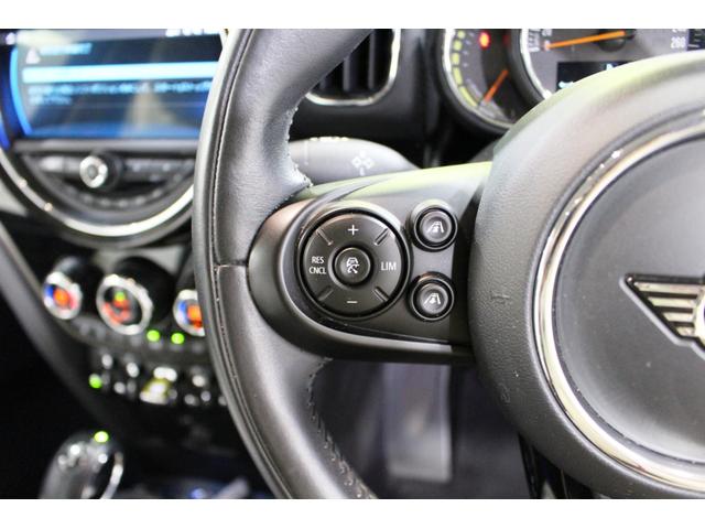 ＭＩＮＩ クーパーＳ　Ｅ　クロスオーバー　オール４★５人乗☆白ルーフ　★ルーフレール☆ユーザー買取１オナ禁煙車★ペッパーＰＫＧ（パーキングアシスト・ＰＤＣ・リアビューカメラ）★ＭＩＮＩコネクトナビ・ＳＯＳコール★シートヒーター★ＣＡＢＡＮＡ革調シートカバー☆ミラーＥＴＣ（43枚目）