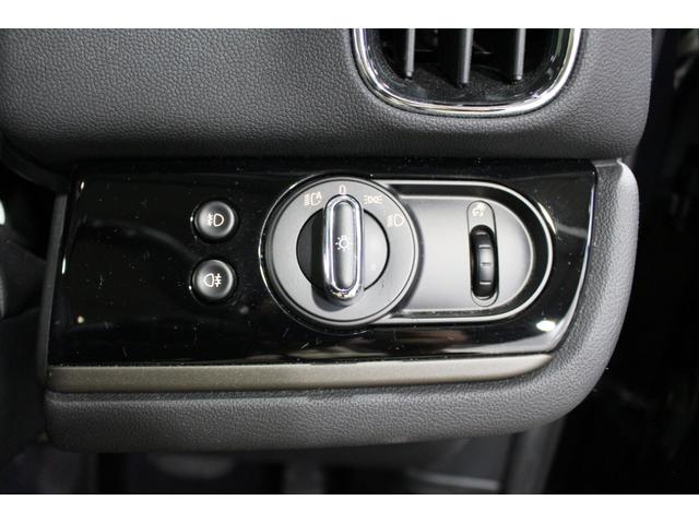 ＭＩＮＩ クーパーＳ　Ｅ　クロスオーバー　オール４★５人乗☆白ルーフ　★ルーフレール☆ユーザー買取１オナ禁煙車★ペッパーＰＫＧ（パーキングアシスト・ＰＤＣ・リアビューカメラ）★ＭＩＮＩコネクトナビ・ＳＯＳコール★シートヒーター★ＣＡＢＡＮＡ革調シートカバー☆ミラーＥＴＣ（45枚目）