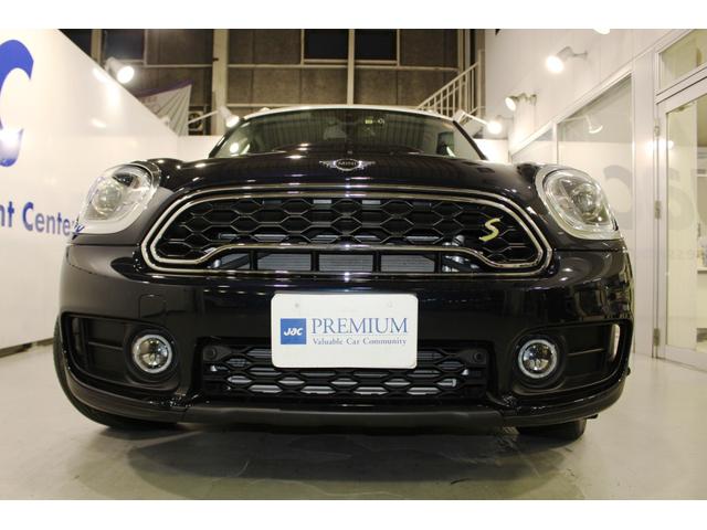 ＭＩＮＩ クーパーＳ　Ｅ　クロスオーバー　オール４★５人乗☆白ルーフ　★ルーフレール☆ユーザー買取１オナ禁煙車★ペッパーＰＫＧ（パーキングアシスト・ＰＤＣ・リアビューカメラ）★ＭＩＮＩコネクトナビ・ＳＯＳコール★シートヒーター★ＣＡＢＡＮＡ革調シートカバー☆ミラーＥＴＣ（63枚目）