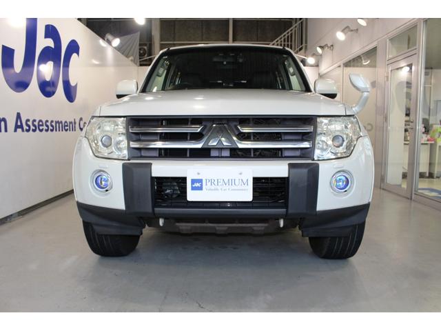 パジェロ ロング　リミテッドエディション４ＷＤ７人乗☆背面ハードカバー　☆パナソニックナビ／フルセグＴＶ／バックモニター＆アルパイン１０．１型フリップダウンモニター☆４×４エンジニアリング１６インチＡＷ☆ＨＩＤヘッド／オートライト／前後フォグ☆黒革調シートカバー☆ヒッチＭ（2枚目）