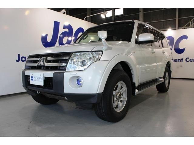 パジェロ ロング　リミテッドエディション４ＷＤ７人乗☆背面ハードカバー　☆パナソニックナビ／フルセグＴＶ／バックモニター＆アルパイン１０．１型フリップダウンモニター☆４×４エンジニアリング１６インチＡＷ☆ＨＩＤヘッド／オートライト／前後フォグ☆黒革調シートカバー☆ヒッチＭ（3枚目）