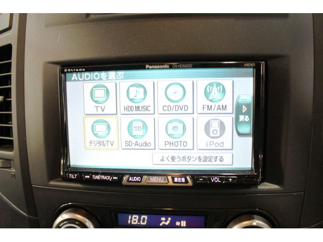 パジェロ ロング　リミテッドエディション４ＷＤ７人乗☆背面ハードカバー　☆パナソニックナビ／フルセグＴＶ／バックモニター＆アルパイン１０．１型フリップダウンモニター☆４×４エンジニアリング１６インチＡＷ☆ＨＩＤヘッド／オートライト／前後フォグ☆黒革調シートカバー☆ヒッチＭ（30枚目）