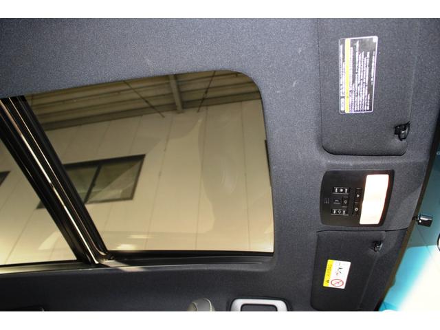 ハリアー エレガンスMOPパノラマムーンルーフ・黒本革電動シート禁煙車 ★1オーナー★MOP★ナビTVバックモニターBlu-rayUSB/AUX★快適温熱シート★電動ロールシェード★クリソナ/バックソナ★LEDヘッド&Fフォグ★純17AW★スマートキー/Pスタート★ETC(16枚目)