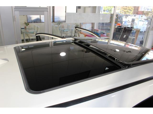 ハリアー エレガンスMOPパノラマムーンルーフ・黒本革電動シート禁煙車 ★1オーナー★MOP★ナビTVバックモニターBlu-rayUSB/AUX★快適温熱シート★電動ロールシェード★クリソナ/バックソナ★LEDヘッド&Fフォグ★純17AW★スマートキー/Pスタート★ETC(18枚目)