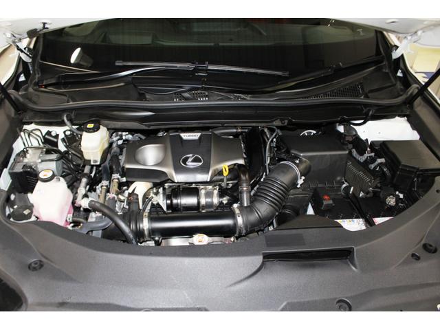 RX RX300 Fスポーツ☆ユーザー買取1オナ禁煙車☆R2後期型 MOPパノラマルーフ/ルーフレール・360°モニター☆純SDナビ/プレミアムサウンドDTV・Blu-ray・スマホ連携☆赤革スポーツシート電動ヒーター&エアシート☆セーフティシステム+BSM・HUD(10枚目)