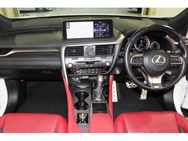 RX RX300 Fスポーツ☆ユーザー買取1オナ禁煙車☆R2後期型 MOPパノラマルーフ/ルーフレール・360°モニター☆純SDナビ/プレミアムサウンドDTV・Blu-ray・スマホ連携☆赤革スポーツシート電動ヒーター&エアシート☆セーフティシステム+BSM・HUD(13枚目)
