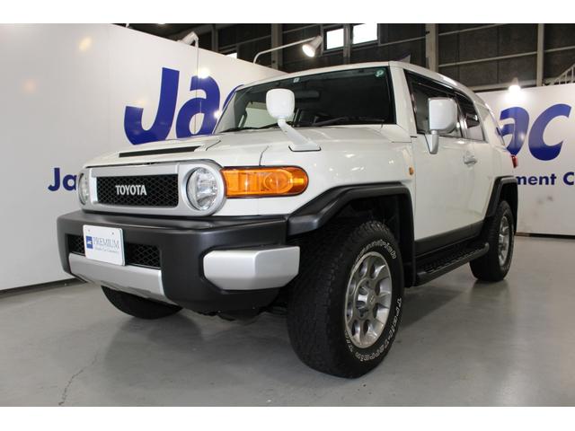 FJクルーザー カラーパッケージP/T4WD★1GR-FEタイミングチェーン ★BFGoodrichTrail-TerrainT/Aホワイトレタータイヤ&純OP17AW/サイドステップ/プライバシーガラス☆クルコン☆リアスポ☆純SDナビTVバックモニターETC☆リモコンキー2本(3枚目)