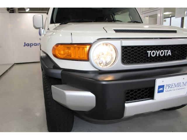 FJクルーザー カラーパッケージP/T4WD★1GR-FEタイミングチェーン ★BFGoodrichTrail-TerrainT/Aホワイトレタータイヤ&純OP17AW/サイドステップ/プライバシーガラス☆クルコン☆リアスポ☆純SDナビTVバックモニターETC☆リモコンキー2本(14枚目)