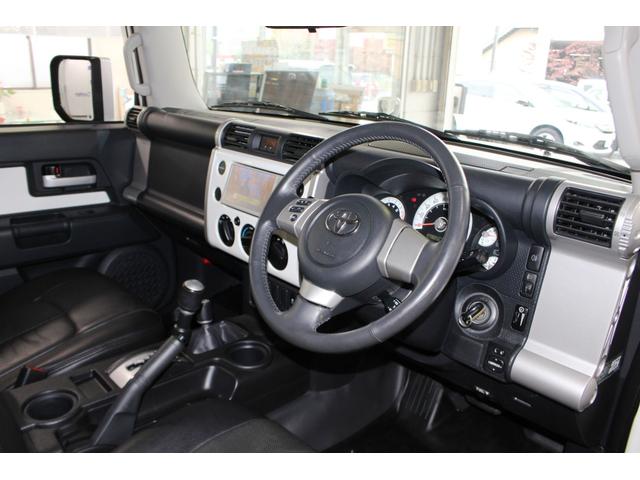 FJクルーザー カラーパッケージP/T4WD★1GR-FEタイミングチェーン ★BFGoodrichTrail-TerrainT/Aホワイトレタータイヤ&純OP17AW/サイドステップ/プライバシーガラス☆クルコン☆リアスポ☆純SDナビTVバックモニターETC☆リモコンキー2本(29枚目)