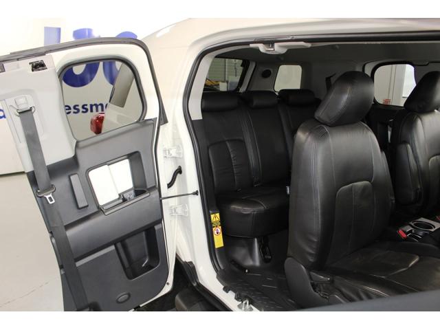 FJクルーザー カラーパッケージP/T4WD★1GR-FEタイミングチェーン ★BFGoodrichTrail-TerrainT/Aホワイトレタータイヤ&純OP17AW/サイドステップ/プライバシーガラス☆クルコン☆リアスポ☆純SDナビTVバックモニターETC☆リモコンキー2本(30枚目)