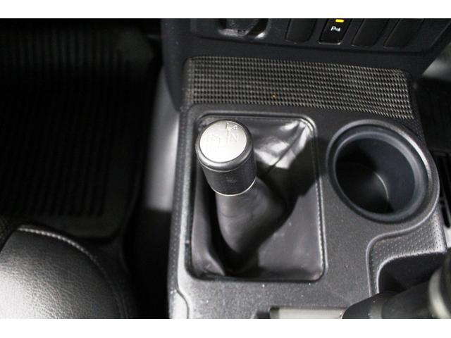 FJクルーザー カラーパッケージP/T4WD★1GR-FEタイミングチェーン ★BFGoodrichTrail-TerrainT/Aホワイトレタータイヤ&純OP17AW/サイドステップ/プライバシーガラス☆クルコン☆リアスポ☆純SDナビTVバックモニターETC☆リモコンキー2本(42枚目)