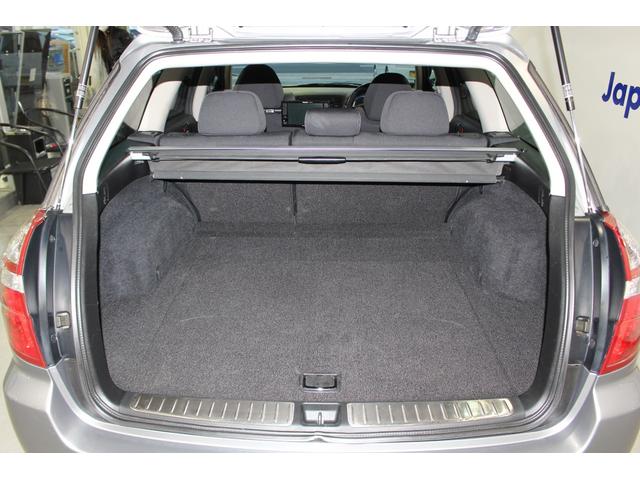★トランク容量もたっぷり、内装も大きなダメージはございません。