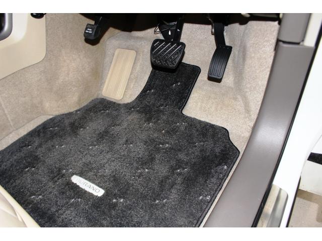 ムラーノ 350XV FOUR☆後期型☆純正フルエアロ・ガラスルーフ インパル検対マフラー・TEIN車高調(電動減衰力コントローラ付)☆パーソナルドライビングポジションメモリ・パワーバックドア・BOSEサウンド☆ベージュ革電動シートヒーター純ナビTV・B/SカメラETC(33枚目)