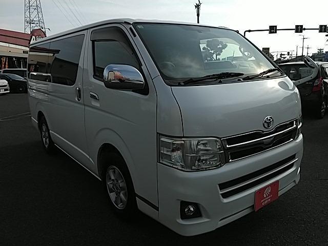 ハイエースバン ロングスーパーＧＬ　・ユーザー買取車・ナビ・バックカメラ・ＣＡＲＶＩＮベッドキット・ＡＣ１００Ｖコンセント・オートエアコン・スマートキー２個（6枚目）